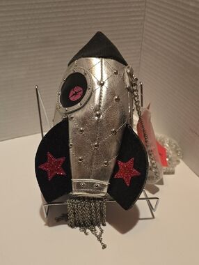 Betsey Johnsin Gimme Some Space Crossbody Bag
